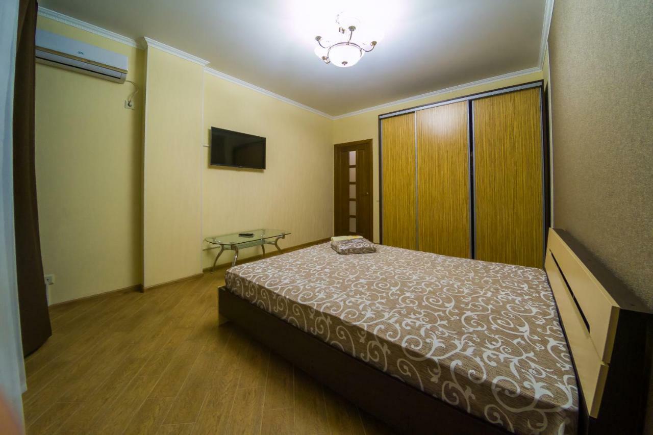 Kvartirkoff Na Bogatirskaya 6A, 2 Floor Apartment Kyiv Exterior photo