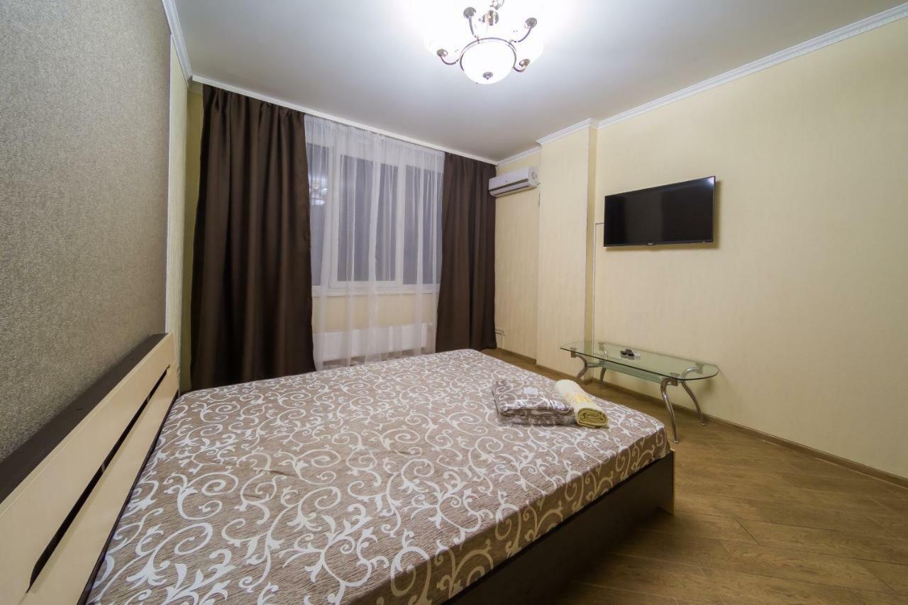 Kvartirkoff Na Bogatirskaya 6A, 2 Floor Apartment Kyiv Exterior photo